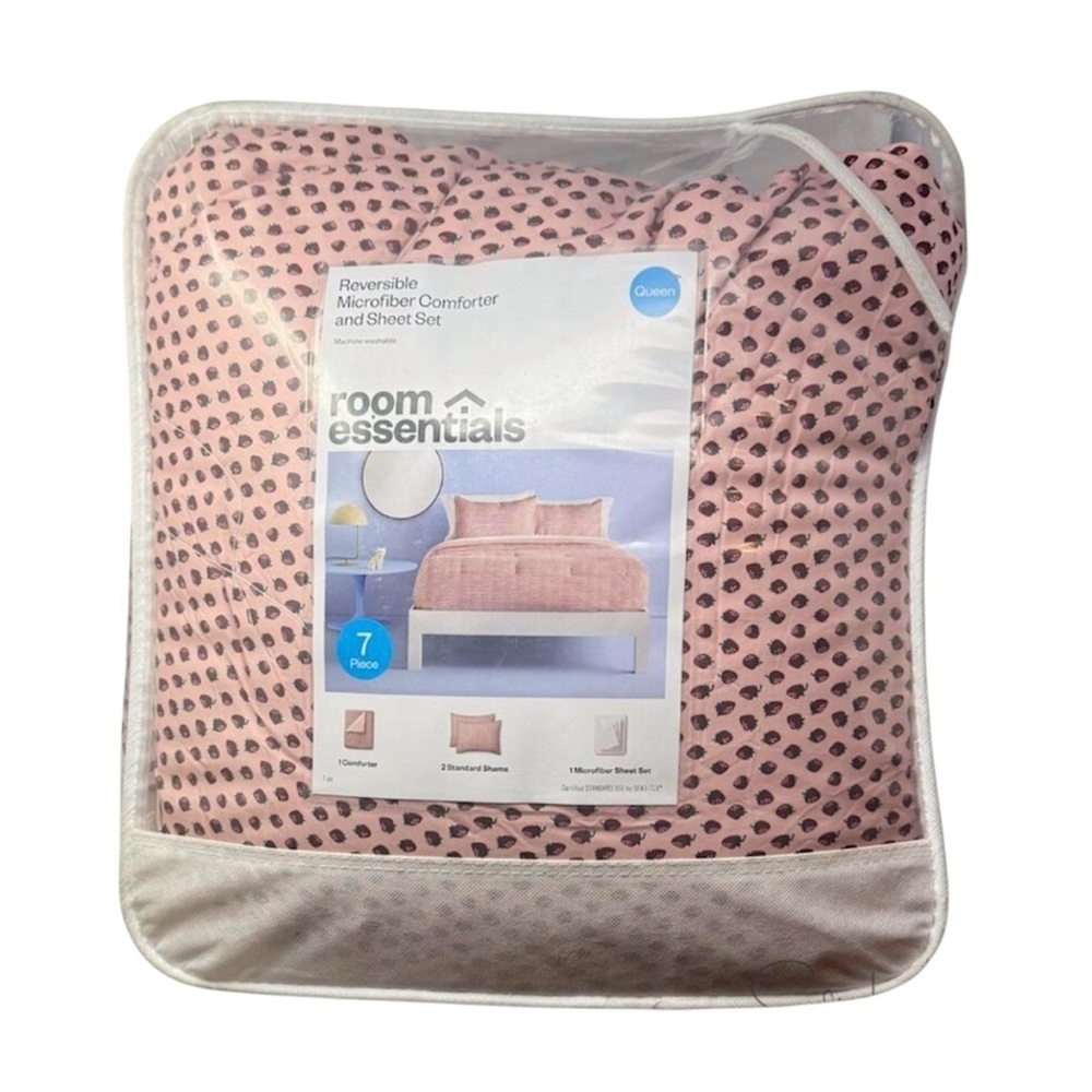 Room Essentials strawberry 7 piece set